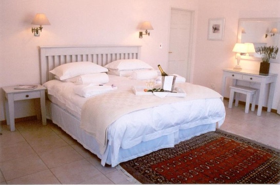 A Tuscan Villa Guest House (Bed and Breakfast) - Fish Hoek